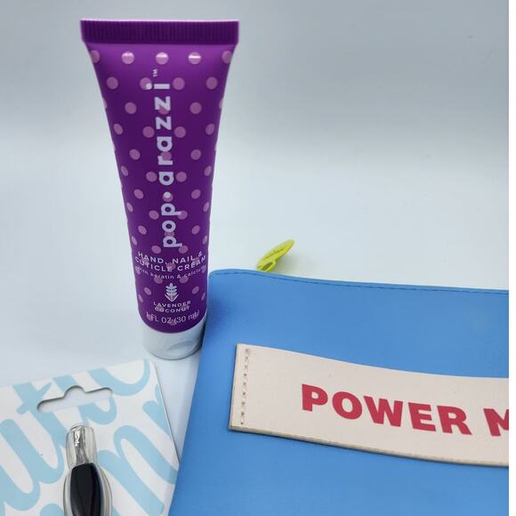 NEW Ipsy Power Moves Cosmetic Pouch Zip Bag, Nail Clipper, Files, Cuticle Lotion - Picture 3 of 6